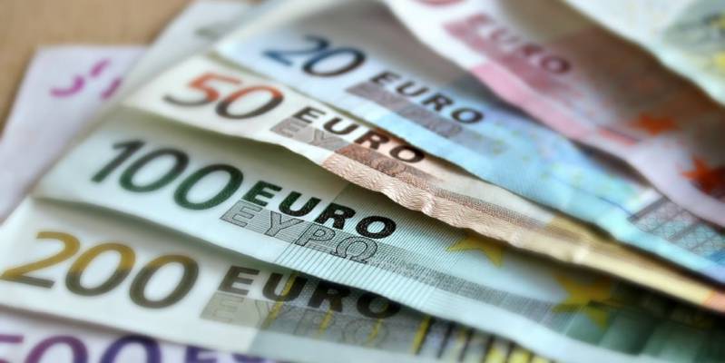 Pound euro exchange rate at seven year high