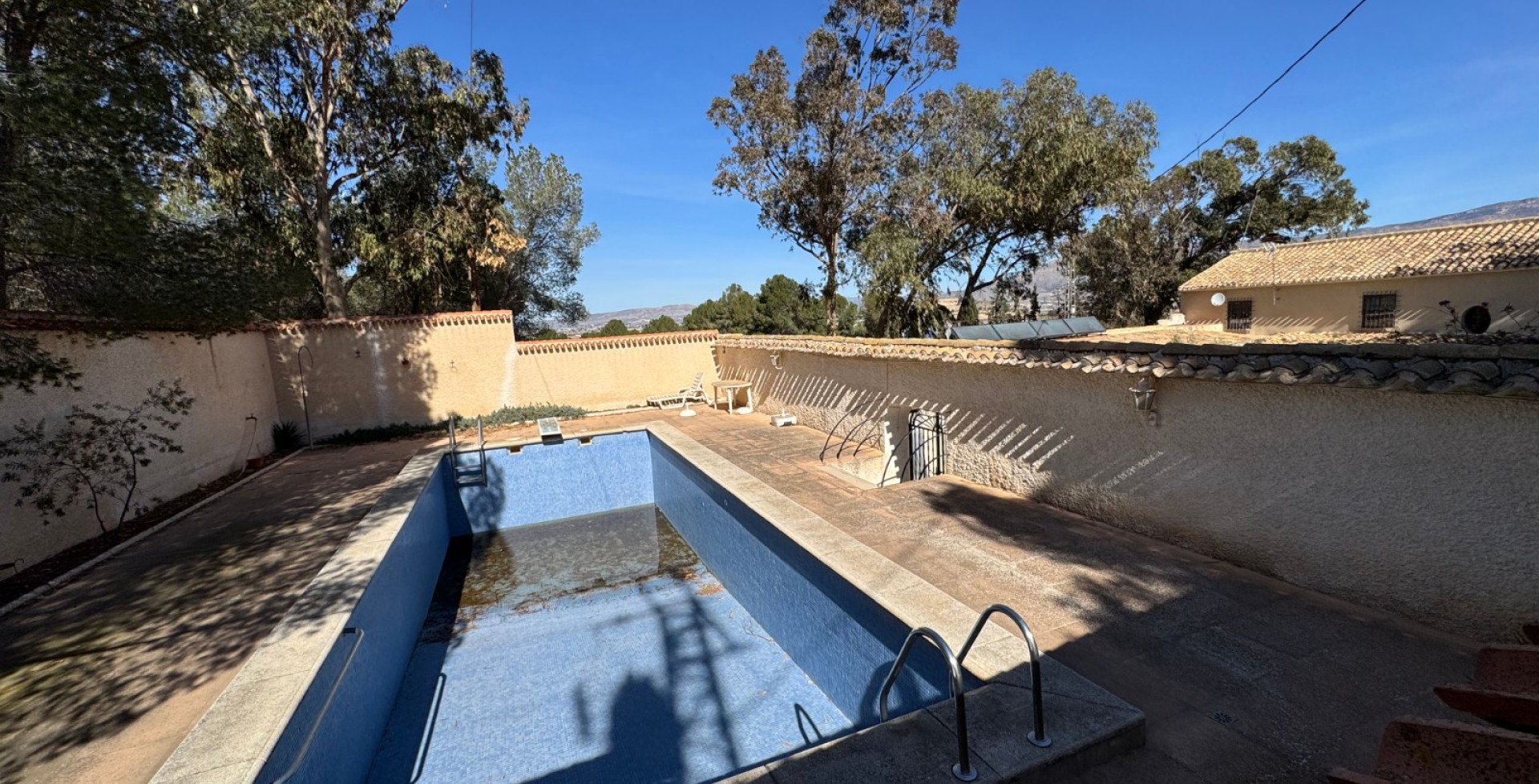 Venta - Casa de Campo - Blanca