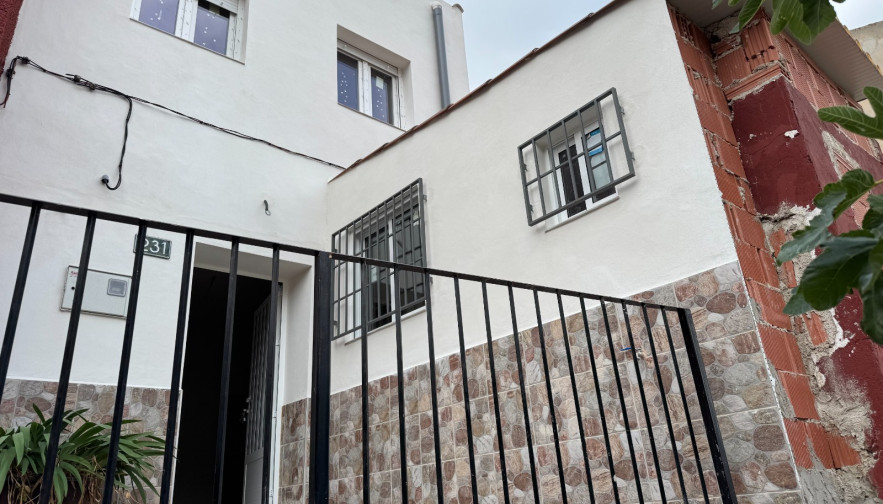 Town House - For Sale - Blanca - Blanca