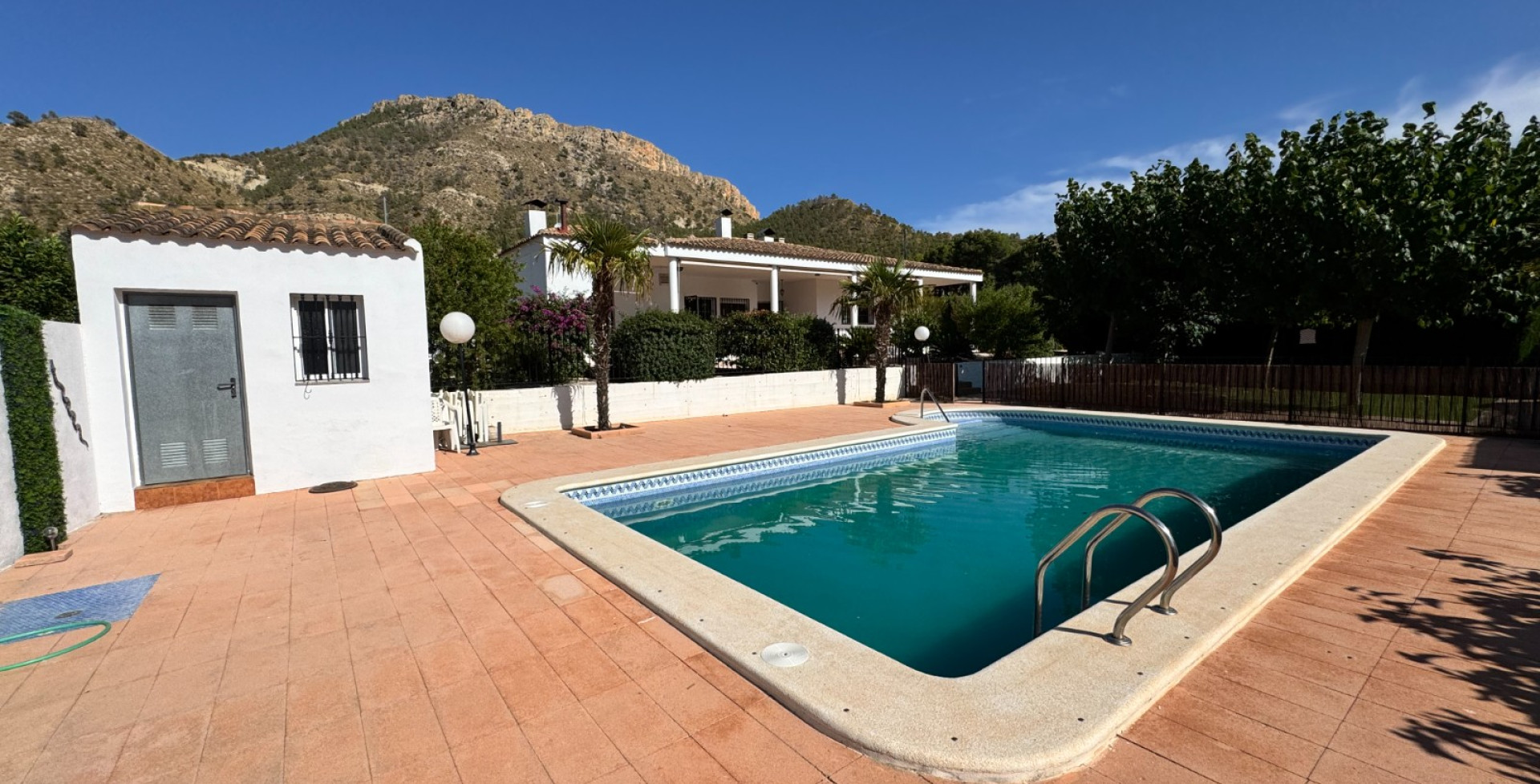Venta - Casa de Campo - Blanca
