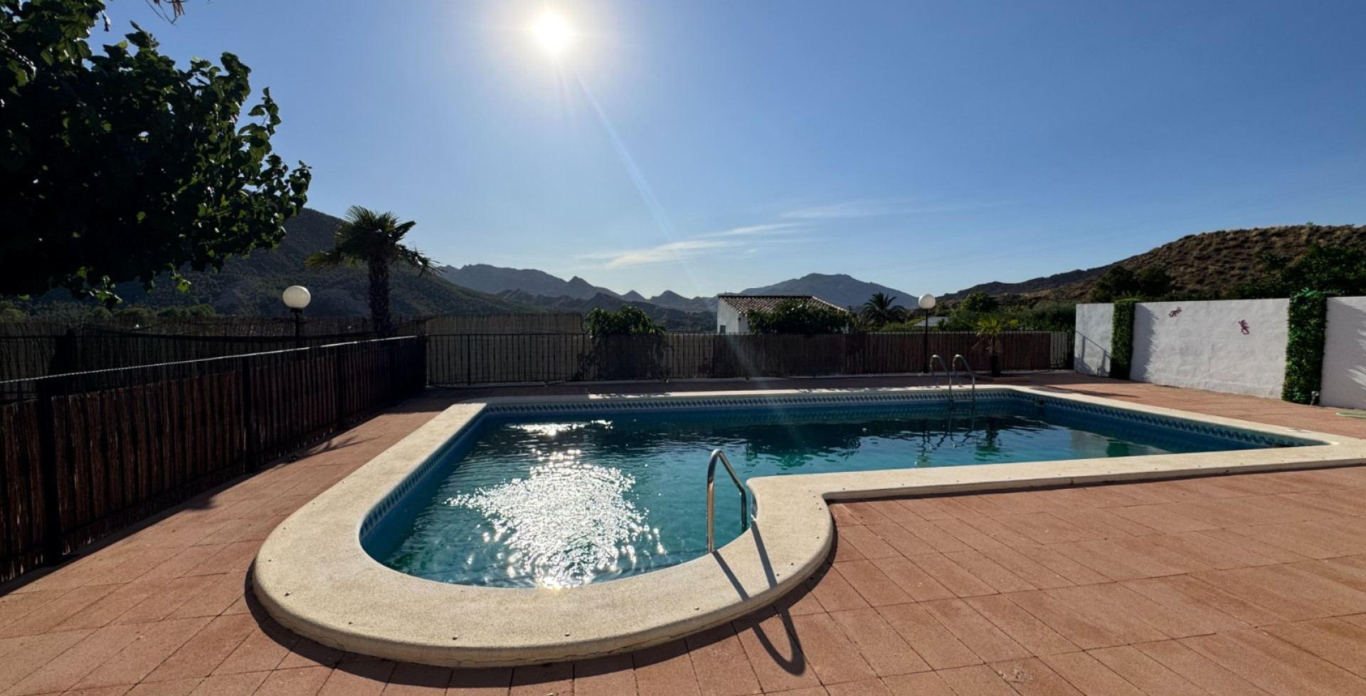 Venta - Casa de Campo - Blanca