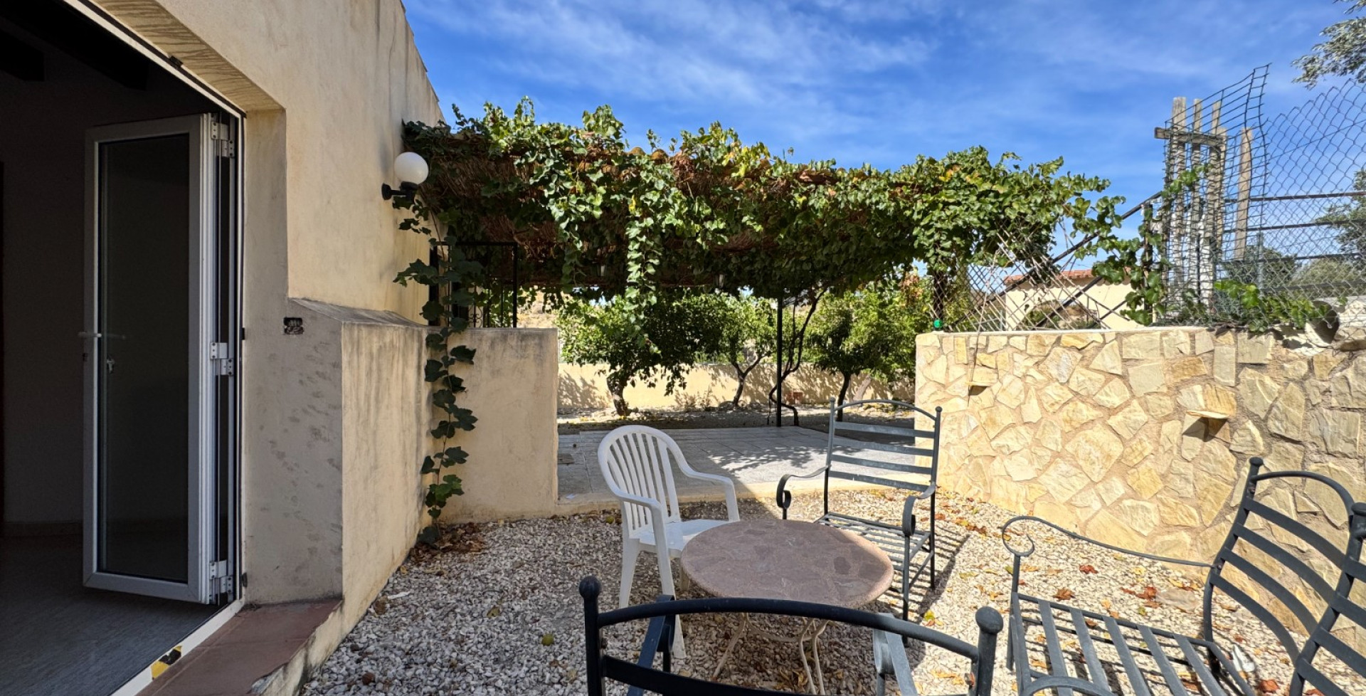 Venta - Casa de Campo - Blanca