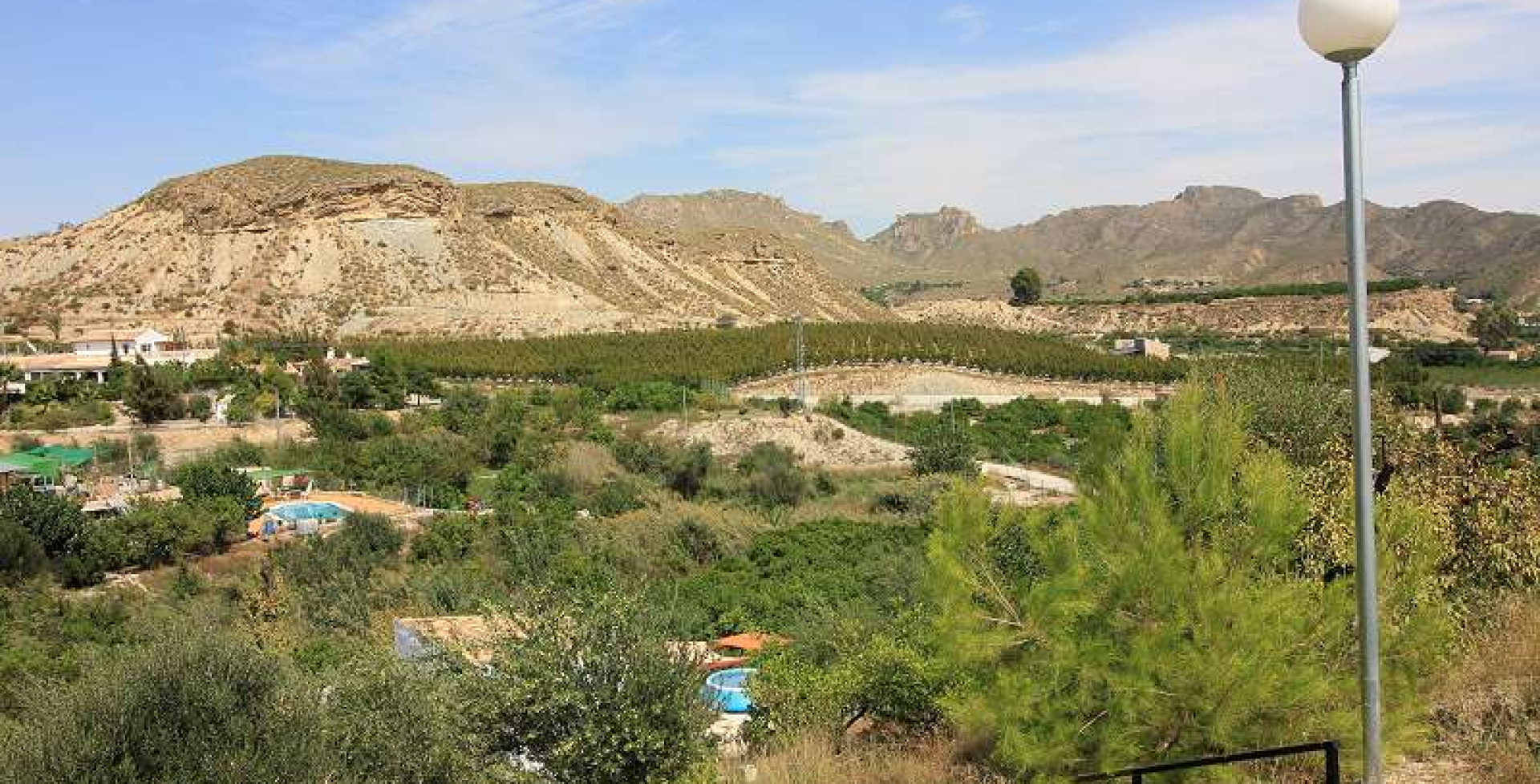 Venta - Casa de Campo - Blanca