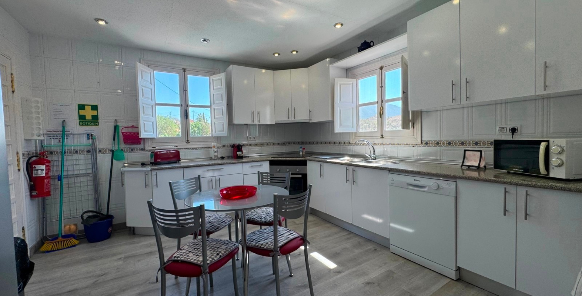 Venta - Chalet independiente - Blanca