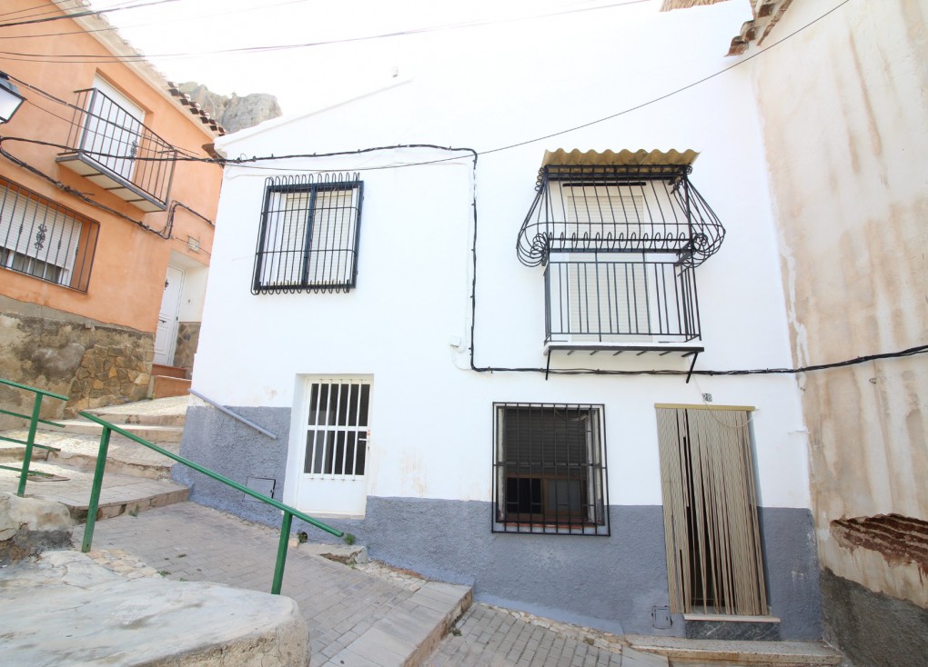Town House - For Sale - Blanca - Blanca